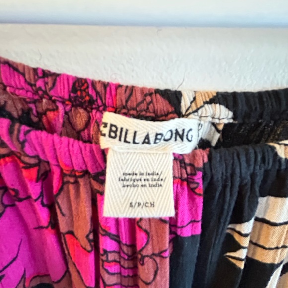 Billabong- Off the shoulder long sleeve top - Picture 2 of 3